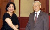 Генсек ЦК КПВ Нгуен Фу Чонг принял посла Индии во Вьетнаме