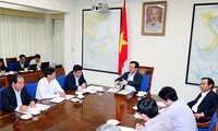 Премьер-министр СРВ провел рабочие встречи с руководителями провинций Ниньтхуан и Биньфыок