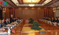 Политбюро ЦК КПВ провело рабочую встречу с членами бюро Парткома Киензянг