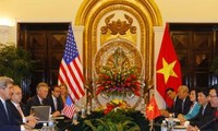 В Ханое прошли переговоры между госсекретарём США и вице-премьером СРВ