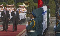 Премьер-министр Камбоджи Хун Сен начал официальный визит во Вьетнам