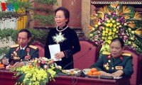 Вице-президент СРВ встретилась с представителями отряда женщин-шоферов тропы Чыонгшон