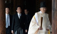 Посещение японским премьером храма Ясукуни вызвало неоднозначную реакцию у мирового сообщества