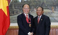 Председатель парламента Камбоджи посещает Вьетнам с официальным визитом