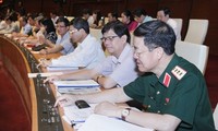 Вьетнамский парламент обсудил проект закона о надзорной деятельности парламента и народных советов