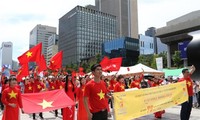 Вьетнамцы за границей отметили национальный праздник