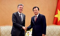 Чинь Динь Зунг принял вице-президента Азиатского банка инфраструктурных инвестиций 