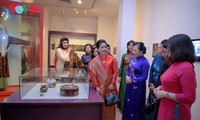 Супруга президента Индонезии посетила Музей вьетнамских женщин