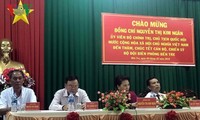 Спикер вьетнамского парламента навестила и поздравила с Тэтом вооруженные силы провинции Бенче