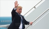 Президент США отбыл из Вьетнама