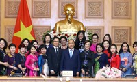 Премьер-министр Вьетнама встретился с женщинами-бизнесменами