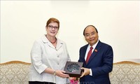 Премьер-министр Вьетнама принял главу МИД Австралии