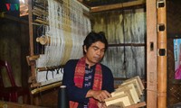 Возрождение ручного ткачества народностей Бру и Пако