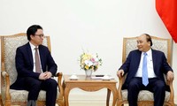 Премьер-министр Вьетнама принял камбоджийского посла