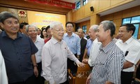 Генсен ЦК КПВ, президент Вьетнама встретился с избирателями Ханоя
