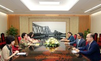 Вице-премьер Ву Дык Дам принял директора UNAIDS во Вьетнаме