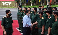 Фам Минь Тинь: Армия вносит активный вклад в дело развития страны