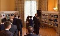 Замглавы МИД КНДР посетил выставку фотографий в посольстве России