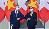 Вьетнам и Швейцария продолжают укреплять взаимодоверие и активизировать сотрудничество в постпандемический период 
