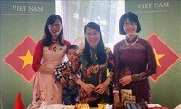 Вьетнамская миссия в Женеве приняла участие в Азиатском фестивале урожая