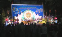 В разных районах Вьетнама отмечает День рождения Будды