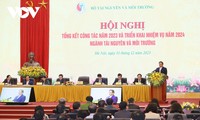 Премьер-министр Фам Минь Тинь присутствовал на конференции по подведению итогов работы отрасли природных ресурсов и экологии в 2023 году