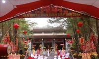 Открылся фестиваль храма Хуенчан