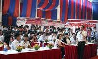 Siêu thị việc làm 2012 rất thiết thực cho sinh viên Hà Nội