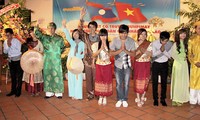 Giao lưu sinh viên Việt Nam - Lào - Campuchia