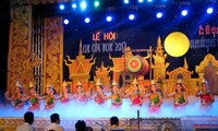 Nhiều hoạt động mừng lễ hội Ok Om Bok năm 2012