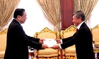 Đại sứ  Việt Nam trình Quốc thư lên Chủ tịch nước Lào