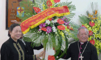 Trưởng Ban Dân vận TƯ Hà Thị Khiết thăm Tòa Tổng Giám mục Hà Nội 