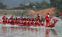 Tuyên Quang : Lễ hội đua thuyền trên sông Lô xuân Quý Tỵ 2013