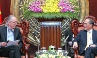 Chủ tịch Quốc hội Nguyễn Sinh Hùng tiếp Tổng Thư ký Liên minh Nghị viện Thế giới