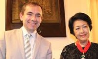Đại sứ Pháp trao Huân chương Bắc đẩu Bội tinh hạng Ba tặng bà Tôn Nữ Thị Ninh 