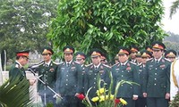 Dâng hương tưởng niệm Đại tướng Chu Huy Mân