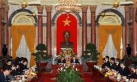Chủ tịch nước Trương Tấn Sang tiếp Chủ tịch Liên minh Nghị sỹ hữu nghị Nhật Bản - Việt Nam