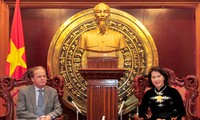 Phó Chủ tịch Ngân hàng thế giới Axel van Trotsenburg thăm Việt Nam