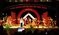 Khai mạc triển lãm Không gian Di sản văn hóa Việt Nam - ASEAN 