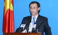 Phản đối Trung Quốc cấp giấy cư trú phi pháp ở Hoàng Sa của Việt Nam