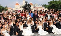 Lễ cưới tập thể ở thành phố Hồ Chí Minh tôn vinh nét đẹp văn hóa Việt