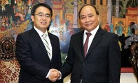 Phó Thủ tướng Nguyễn Xuân Phúc tiếp Tỉnh trưởng tỉnh Aichi (Nhật Bản) 