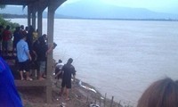 CHDCND Lào tìm kiếm nạn nhân vụ rơi máy bay ATR 