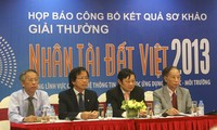 Họp báo công bố kết quả sơ khảo giải thưởng Nhân tài đất Việt năm 2013