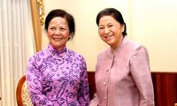 Chủ tịch Quốc hội Lào tiếp đoàn đại biểu hội đồng Nhân dân thành phố Hà Nội