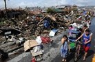 Cứu trợ người Việt tại Tacloban sau siêu bão Haiyan
