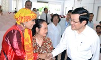 Chủ tịch nước Trương Tấn Sang tiếp xúc cử tri thành phố Hồ Chí Minh