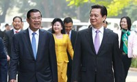 Thủ tướng Nguyễn Tấn Dũng bắt đầu chuyến thăm, làm việc tại Campuchia
