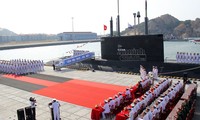 Lễ tiếp nhận và thượng cờ trên tàu ngầm HQ 182 - Hà Nội 