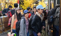 “Chuyến xe mùa Xuân” cùng sinh viên nghèo đón Tết